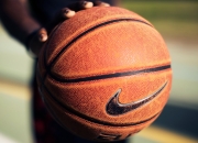 九游官网-孤骑破阵，欧文末节狂飙定江山，骑士横扫老鹰显王者之气