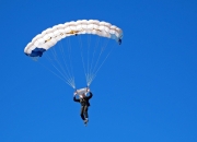 九游娱乐网站-赛道上的逆袭，阿斯顿马丁绝杀红牛，维斯塔潘带队取胜