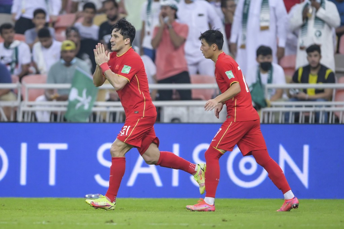 西亚球队成功晋级淘汰赛,豪取胜利 西亚球队成功晋级淘汰赛,豪取胜利