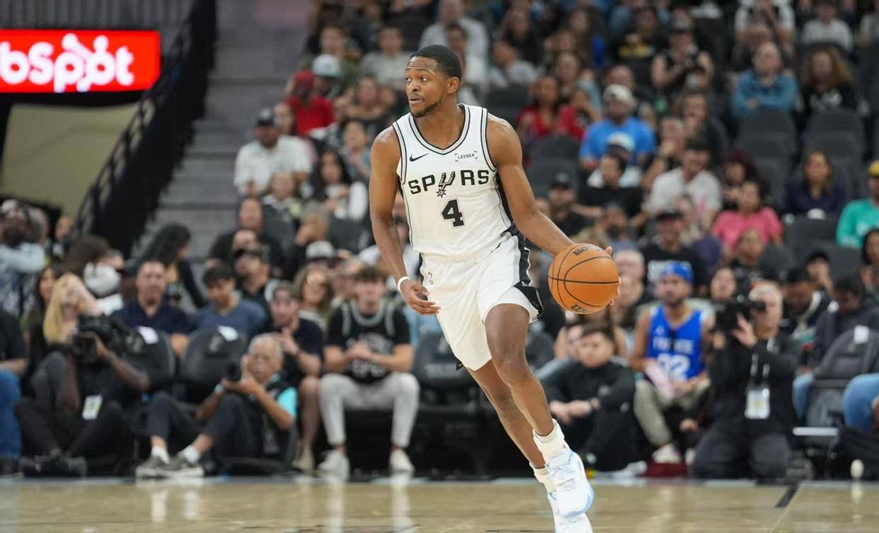 马刺老将帕克表态,愿意继续为球队效力 马刺老将帕克表态,愿意继续为球队效力