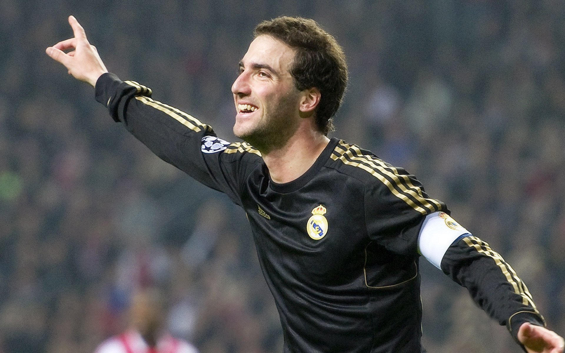 马赛带走芬兰,迪马利亚如何成为改写历史的关键先生