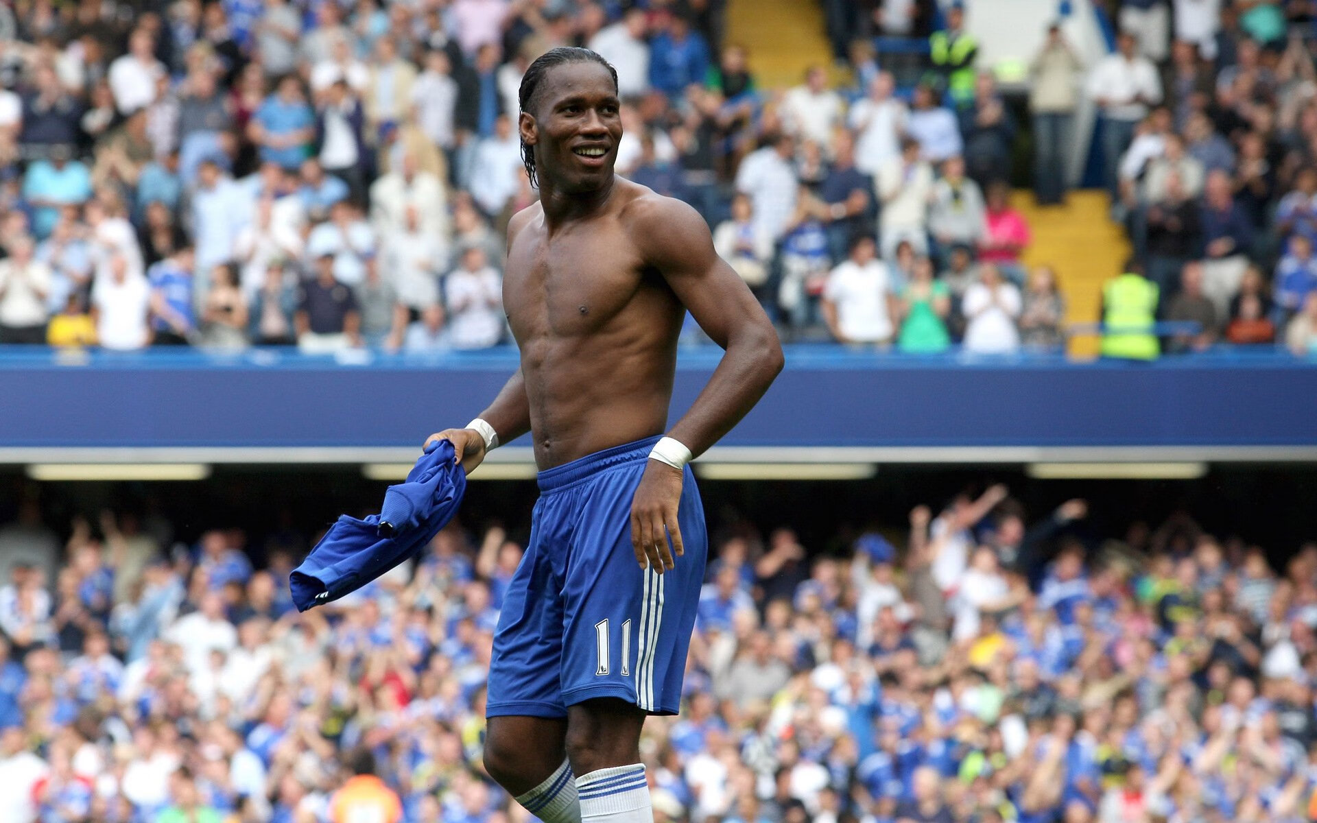 南美铁闸锁死大洋洲风暴，卡塞米罗防守艺术如何让哥伦比亚粉碎新西兰